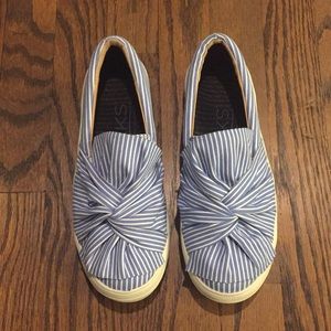 Slip on striped shoes perfect for summer & spring